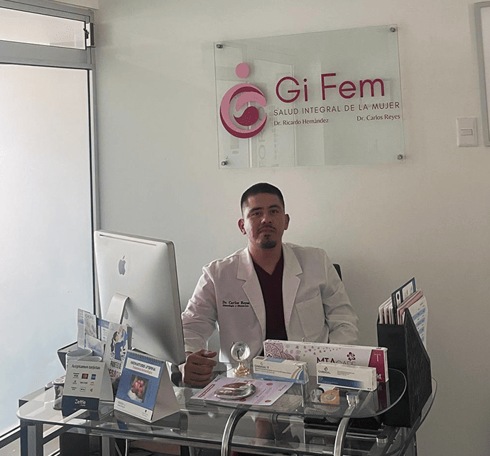Dr. Carlos Reyes